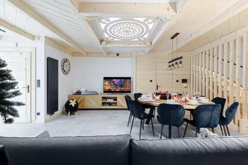 Salon, widok na schody