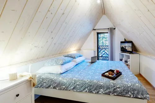 Sypialnia z małym tarasem